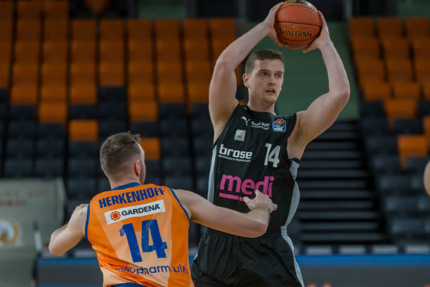 舞者们正在 舞者们正在