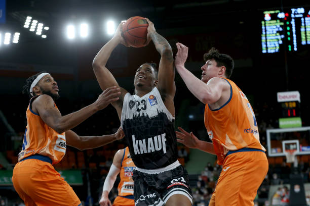 冠两个维度 冠两个维度